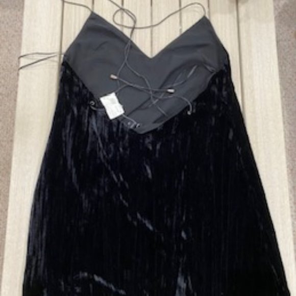 NWT—Olivaceous Black Velvet Spaghetti Strap V-Neck Mini Dress, sz M - Picture 6 of 6